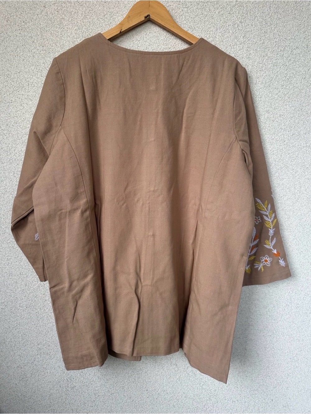 Susan Graver Embroidered Floral Jacket 1XP Boho Taupe Linen Blend, NWT - Picture 4 of 4